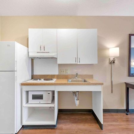 Extended Stay America Select Suites - Charlotte - University Place - E Mccullough Dr Eksteriør billede