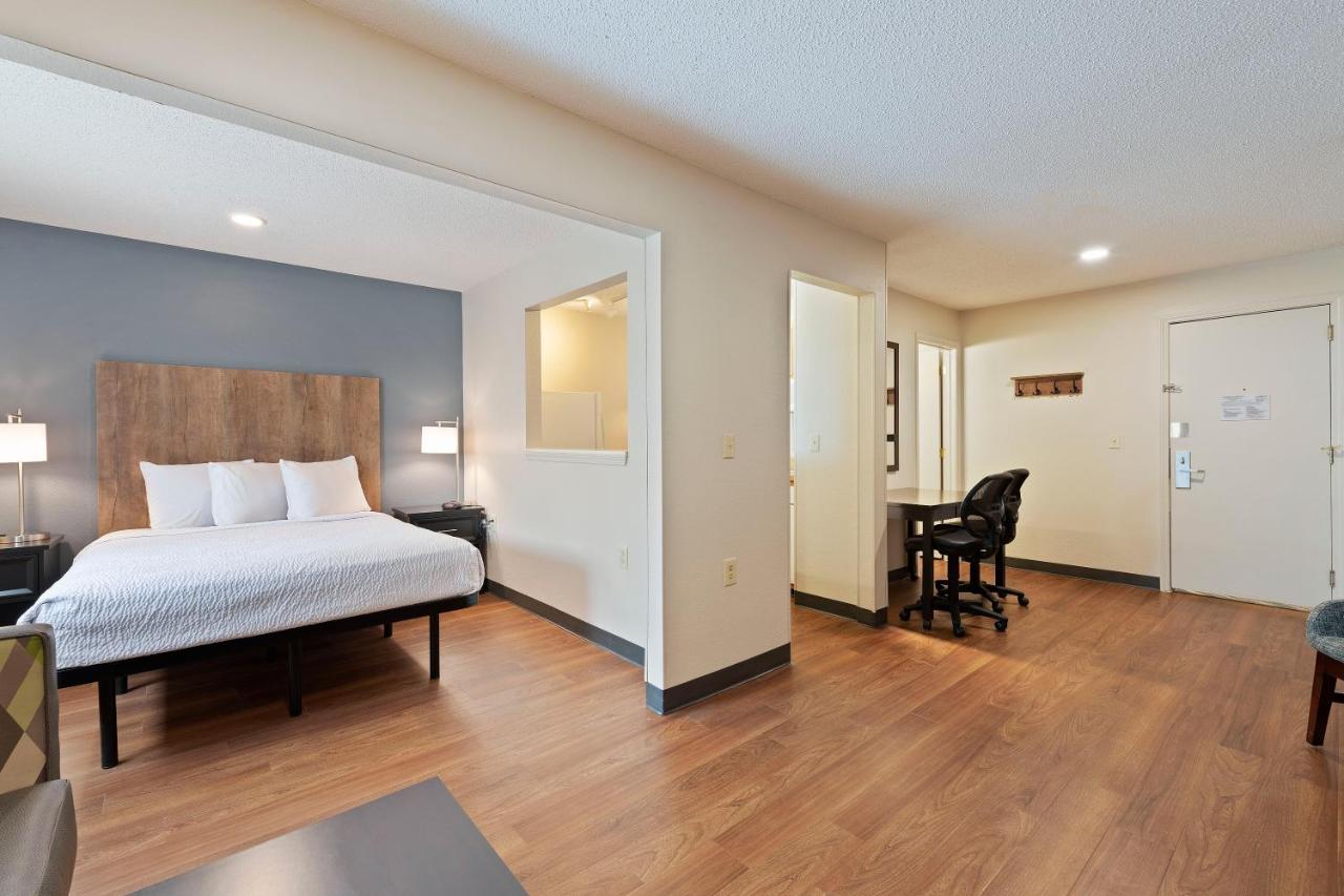 Extended Stay America Select Suites - Charlotte - University Place - E Mccullough Dr Eksteriør billede