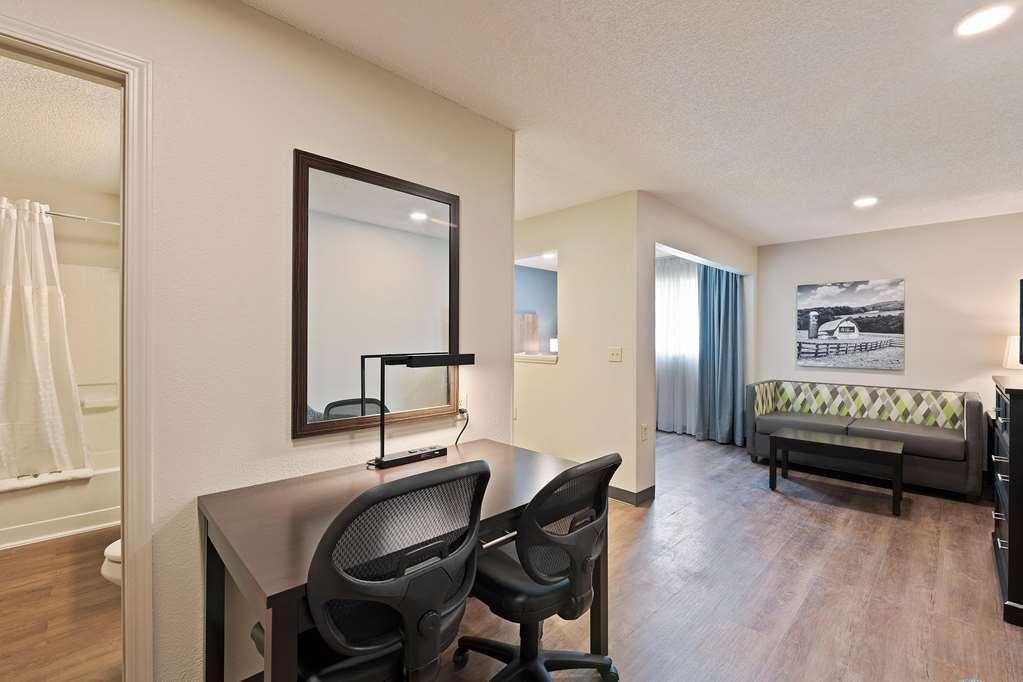 Extended Stay America Select Suites - Charlotte - University Place - E Mccullough Dr Værelse billede