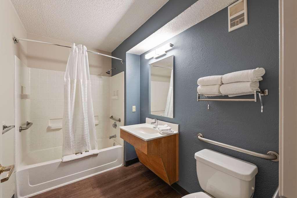 Extended Stay America Select Suites - Charlotte - University Place - E Mccullough Dr Eksteriør billede