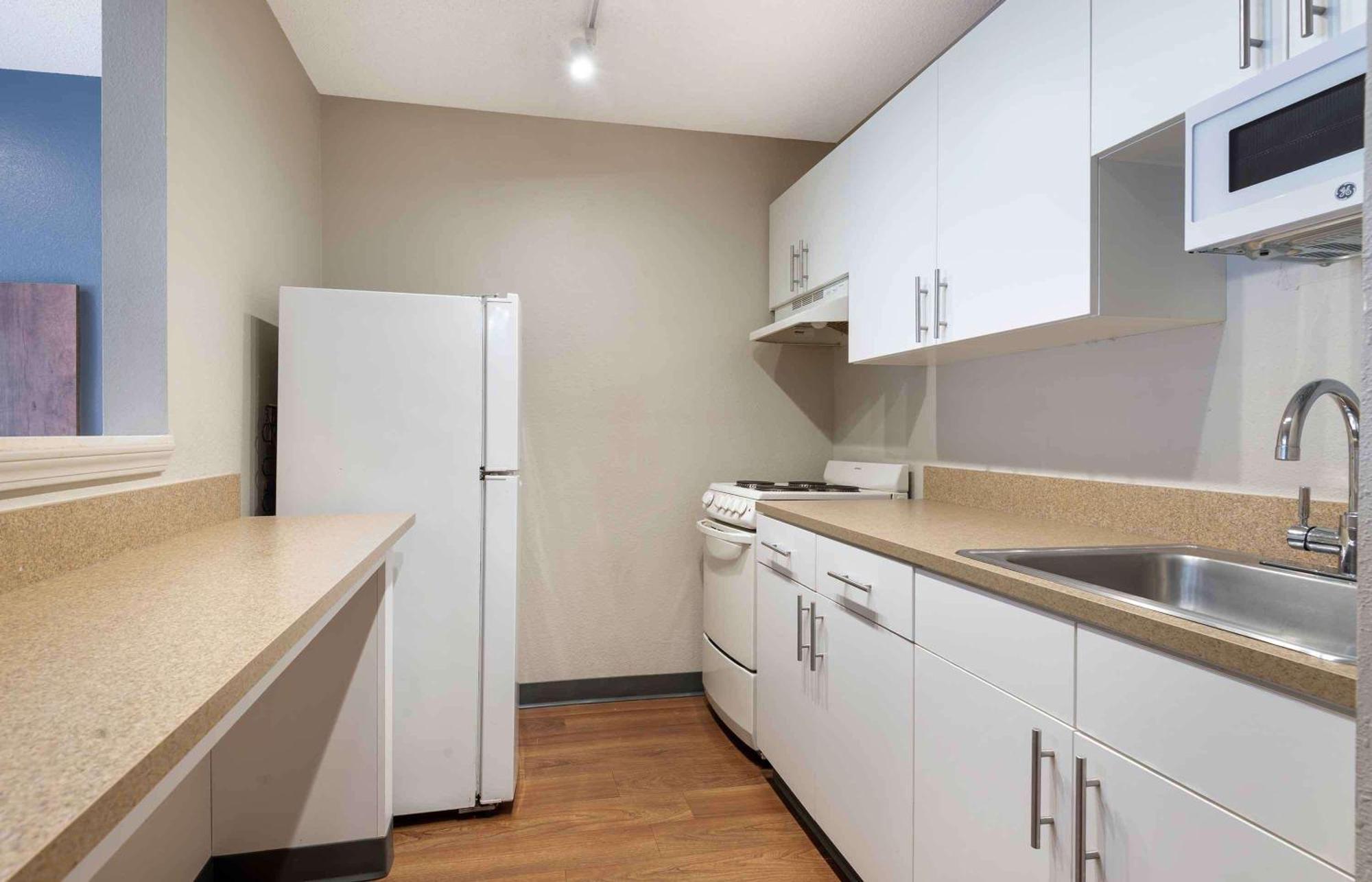 Extended Stay America Select Suites - Charlotte - University Place - E Mccullough Dr Eksteriør billede