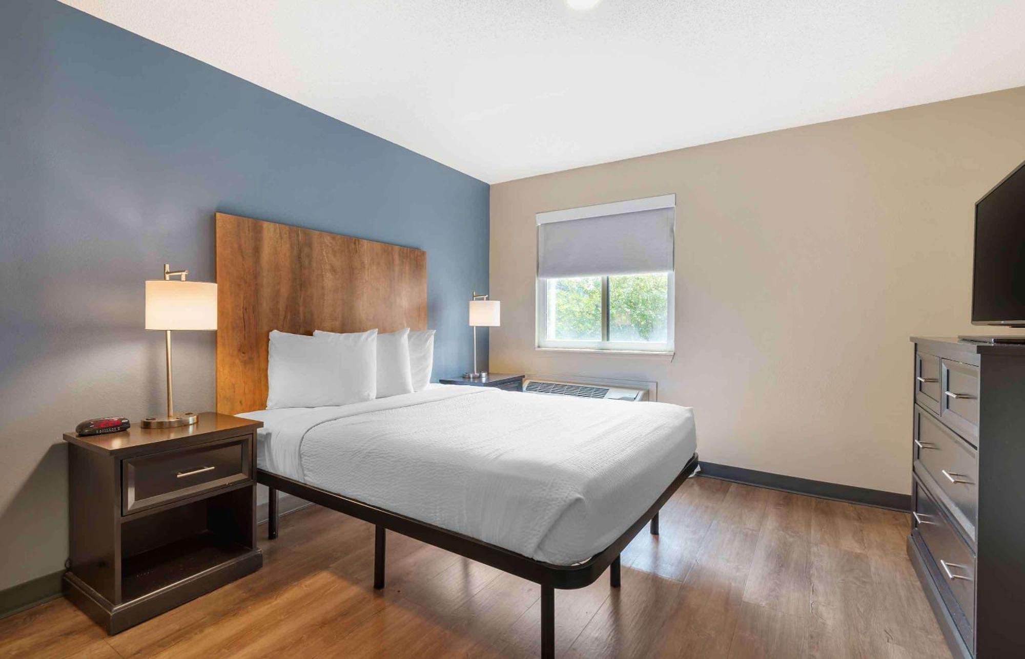 Extended Stay America Select Suites - Charlotte - University Place - E Mccullough Dr Eksteriør billede