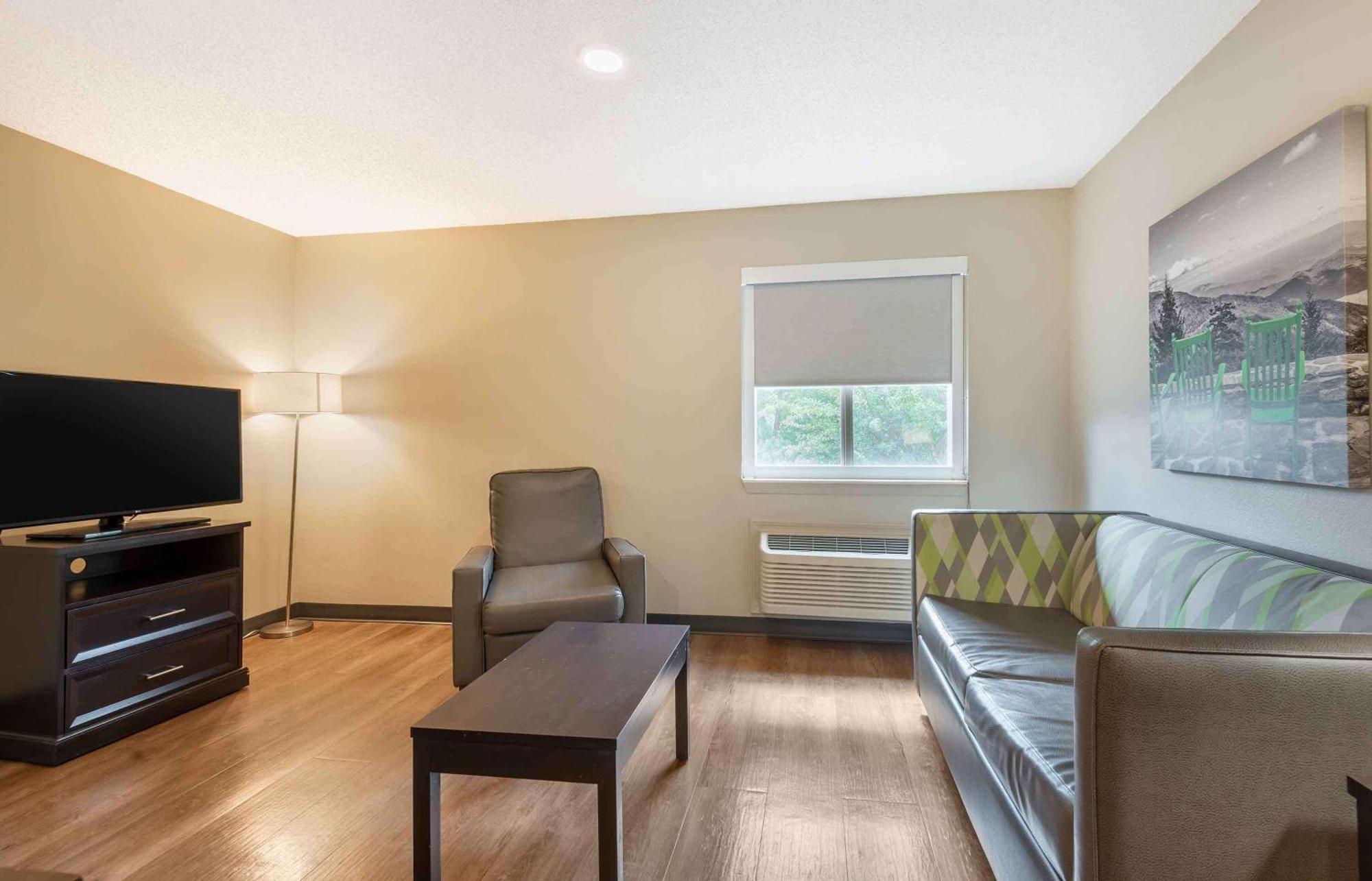 Extended Stay America Select Suites - Charlotte - University Place - E Mccullough Dr Eksteriør billede