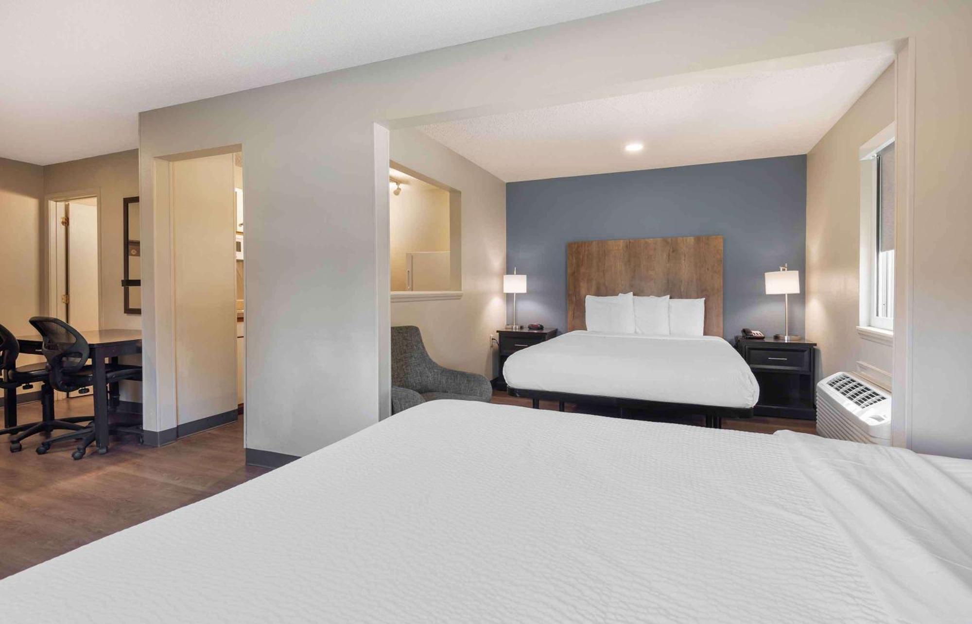 Extended Stay America Select Suites - Charlotte - University Place - E Mccullough Dr Eksteriør billede