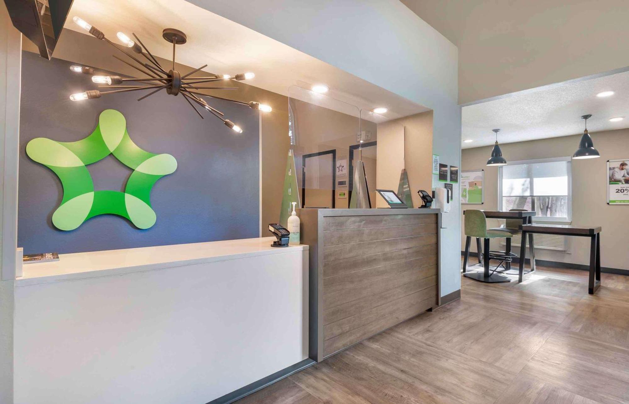 Extended Stay America Select Suites - Charlotte - University Place - E Mccullough Dr Eksteriør billede