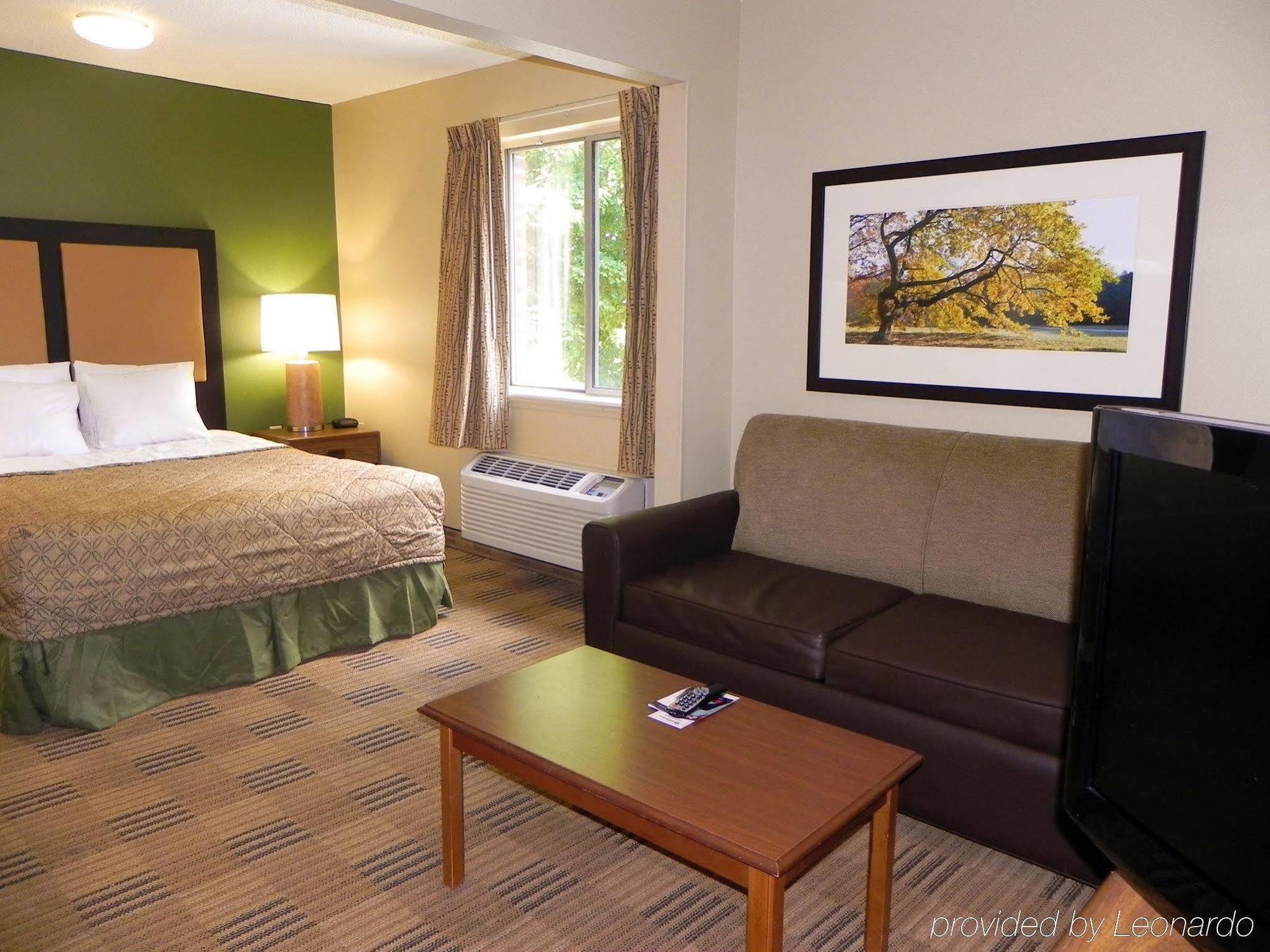 Extended Stay America Select Suites - Charlotte - University Place - E Mccullough Dr Eksteriør billede