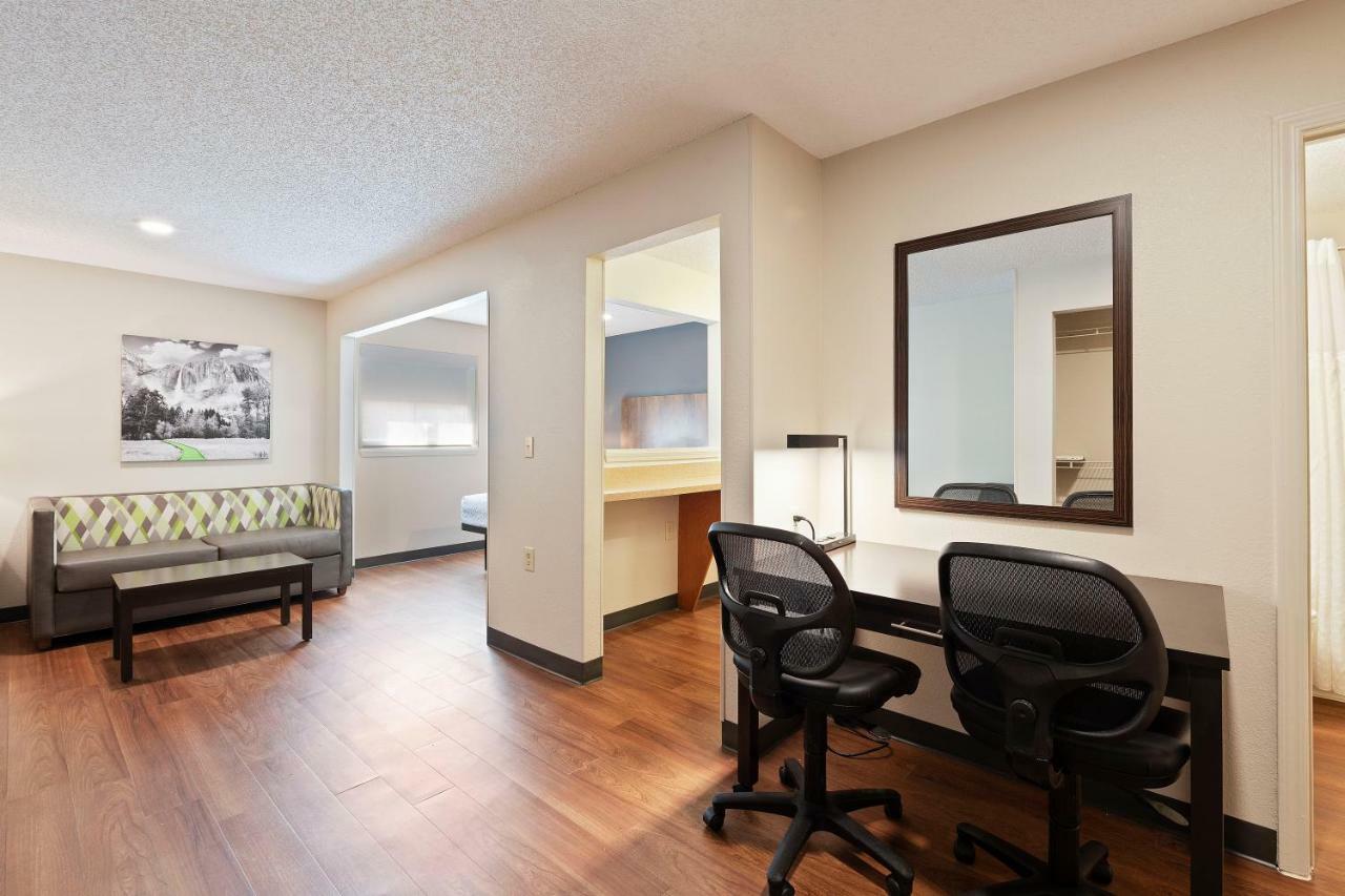 Extended Stay America Select Suites - Charlotte - University Place - E Mccullough Dr Eksteriør billede